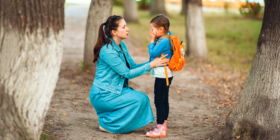mãe e filho - Pais devem ficar atentos a mudanças de comportamento na escola