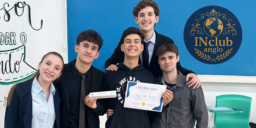 alunos em simulações da ONU 